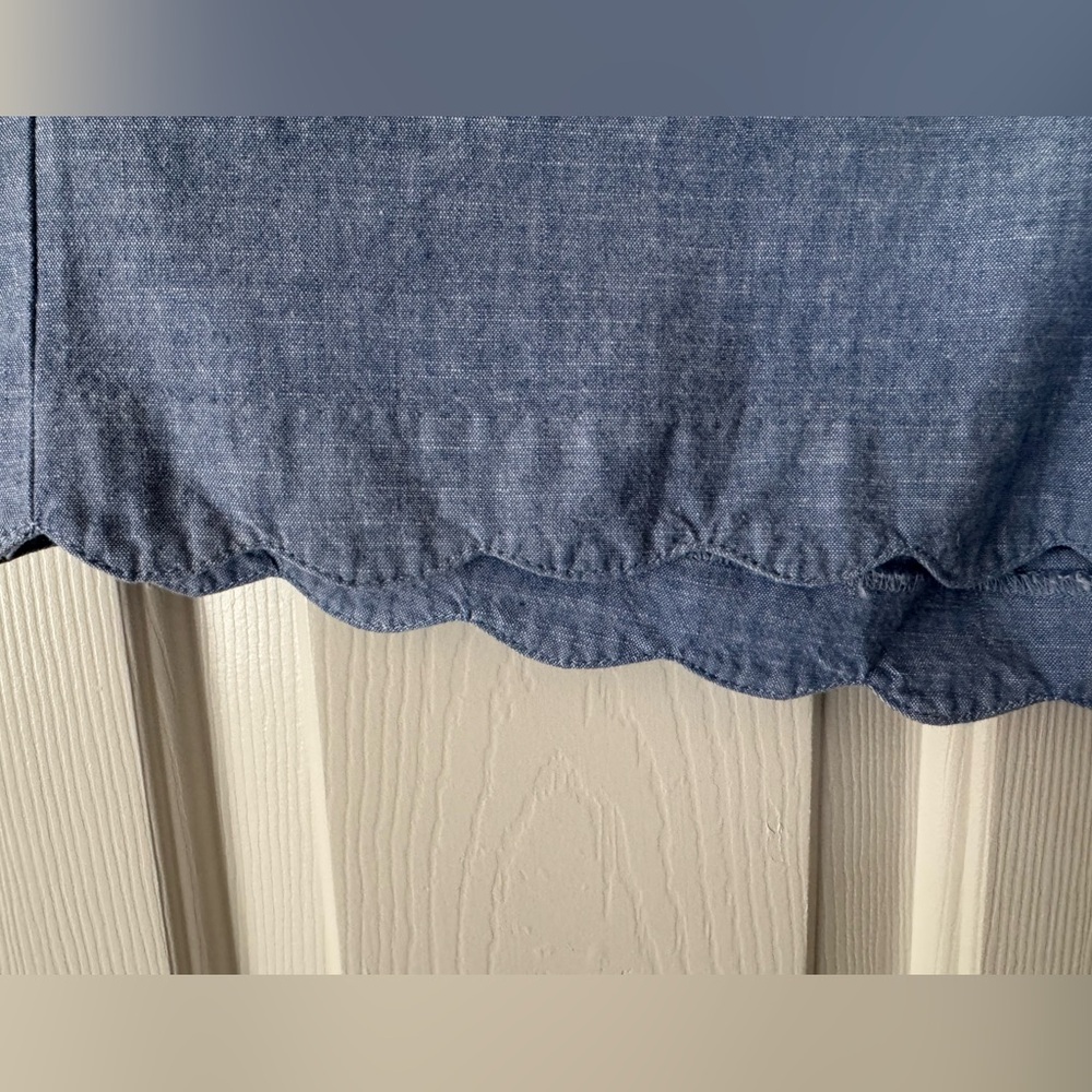 Talbots Chambray Scallop Hem Shorts - Light Blue - Size 8. 
Really Cute! 💙😎💙 - Picture 3 of 6